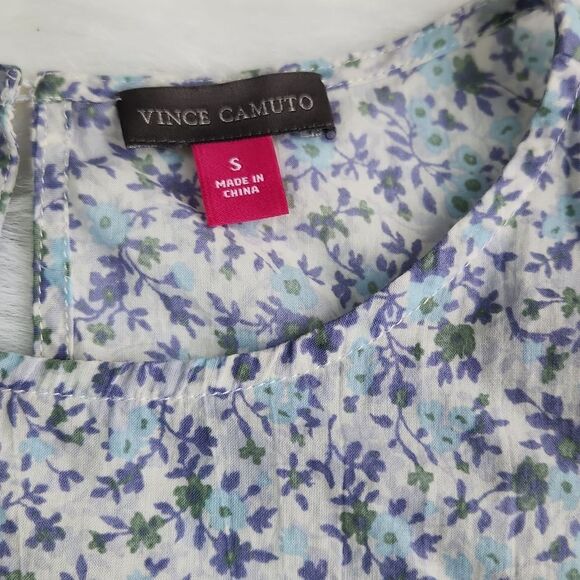 Vince Camuto -272‎ Flutter Sleeve Floral Blouse white blue Women's Small - Picture 3 of 7